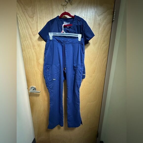 EUC~GREY'S ANATOMY Top is XS and Pants is XS - Picture 1 of 6